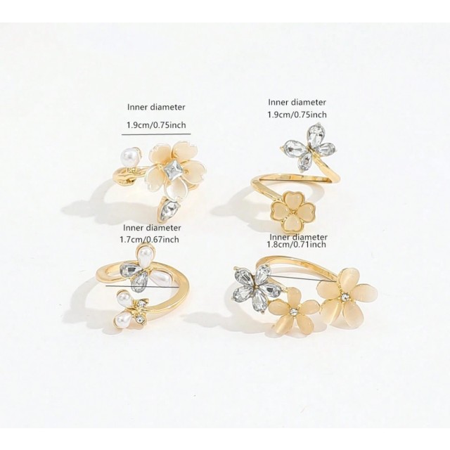 4 delni set prstanov z bež rožicami 