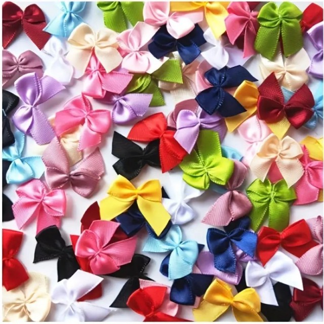 Komplet 50 mini pentljic za okrasitev