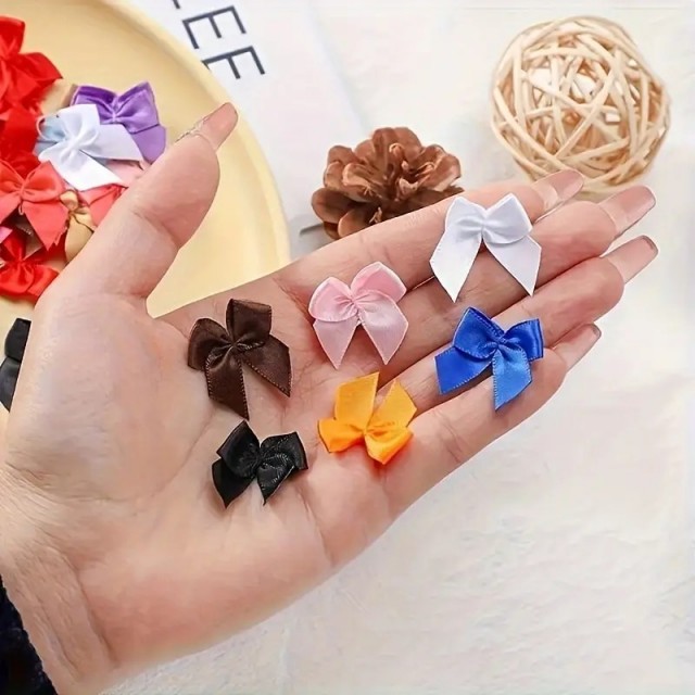 Komplet 50 mini pentljic za okrasitev