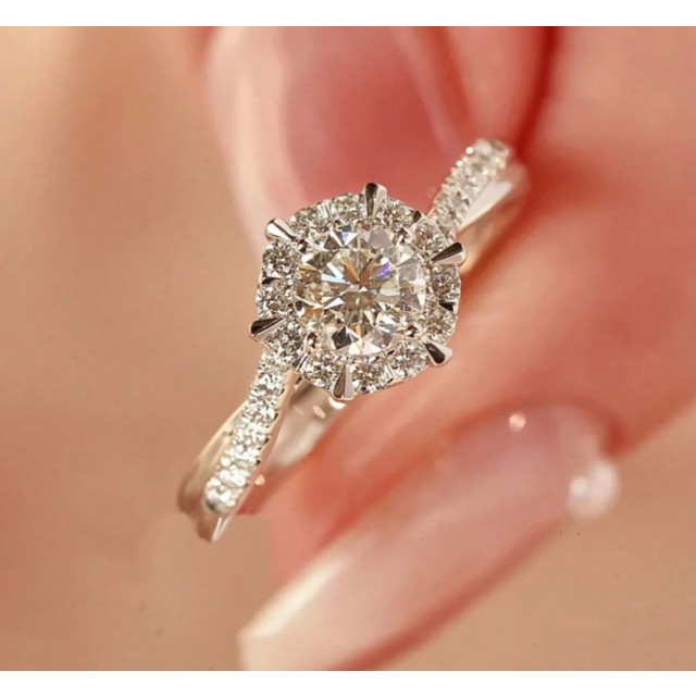 Odprt eleganten prstan s kubičnim cirkonom