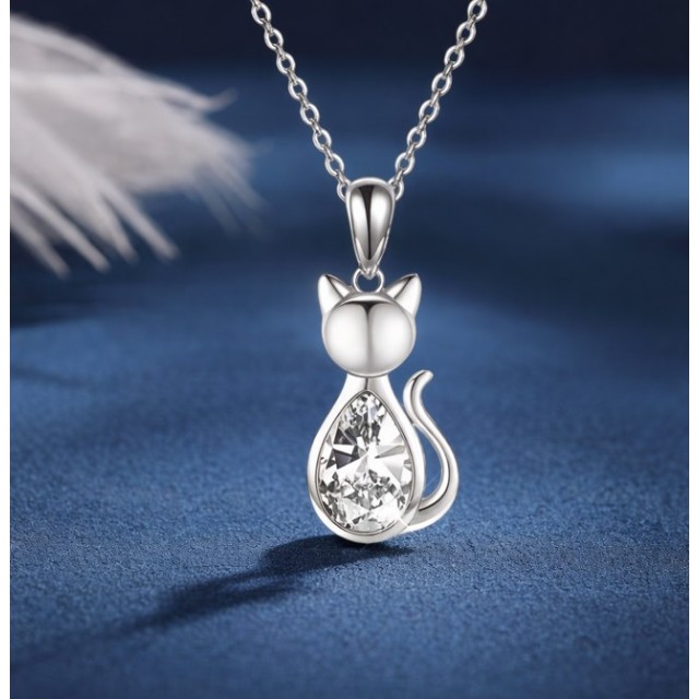 Prikupna ogrlica z obeskom mucke in kamenčkom