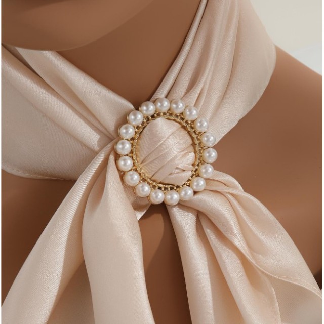 Elegantna okrogla sponka za rutko ali šal 