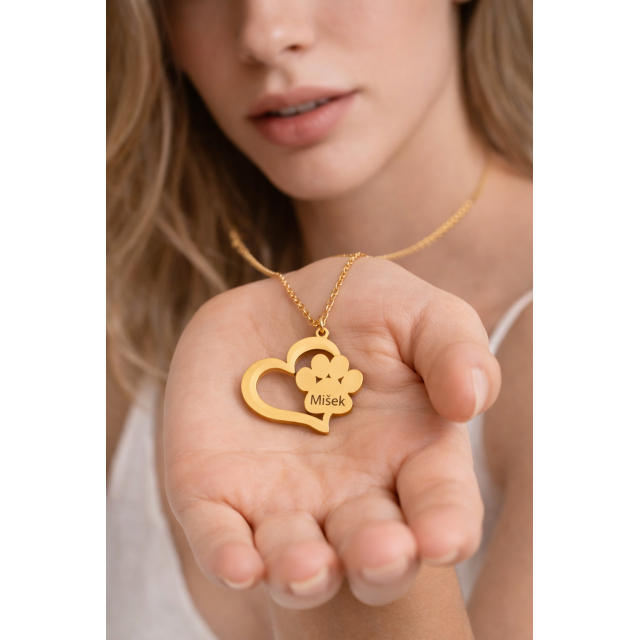 Personalizirana ogrlica z obeskom srca in tačke ter lastno gravuro 