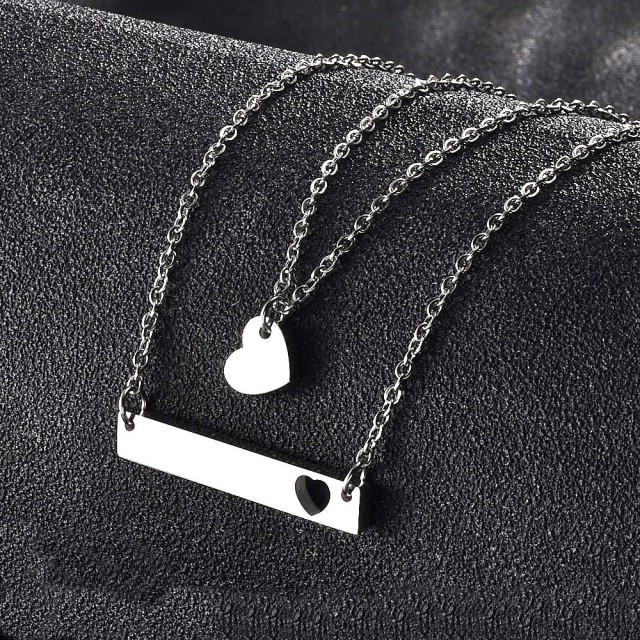 Komplet dveh personaliziranih ogrlic z osebno gravuro