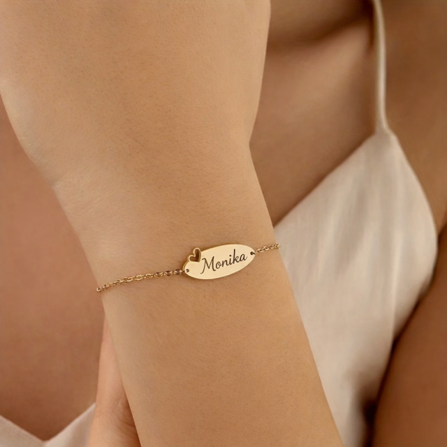 Personalizirana zapestnica z ovalno ploščico srcem in gravuro po želji