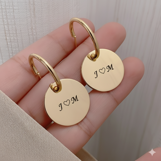 Personalizirani okrogli uhani z gravuro po želji