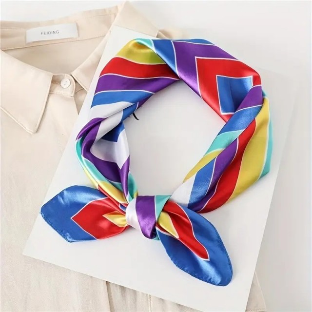 Elegantna kvadratna ruta s pisanim črtastim potiskom