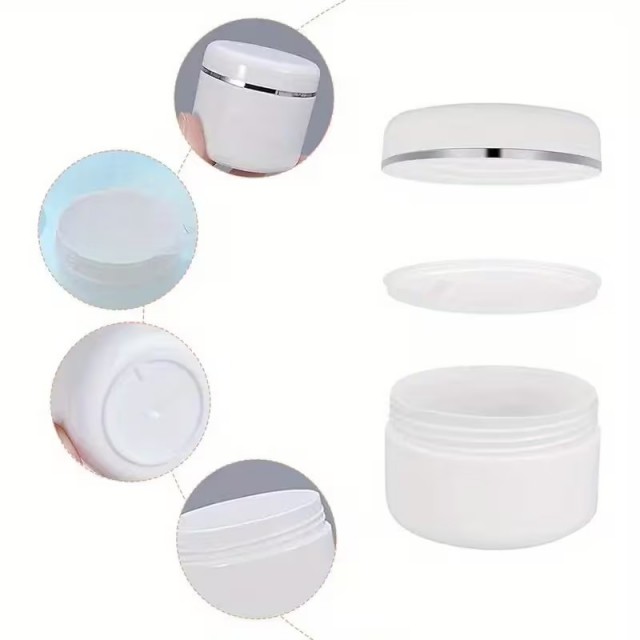 Bela plastična kozmetična posodica s kupolastim pokrovom - 30 ml