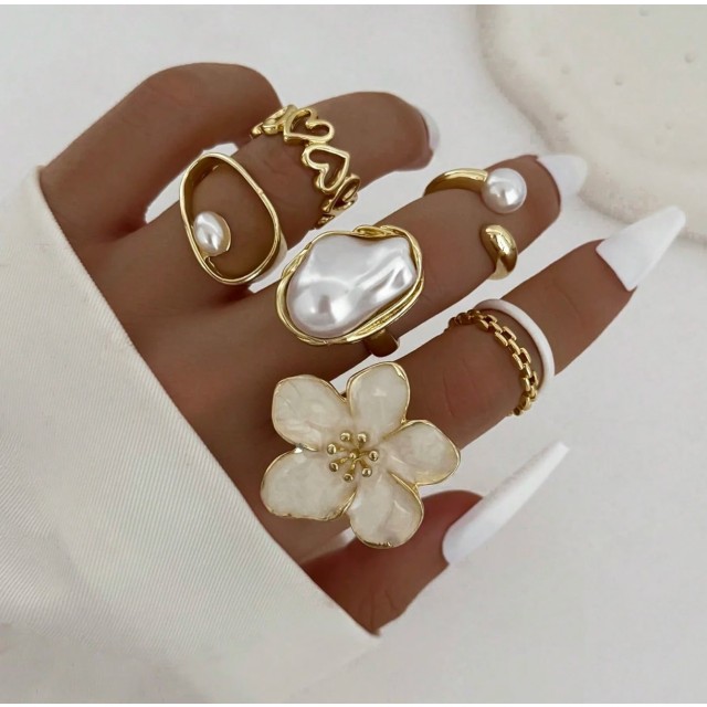 Komplet 6 nastavljivih zlatih prstanov z biseri in cvetličnim dizajnom