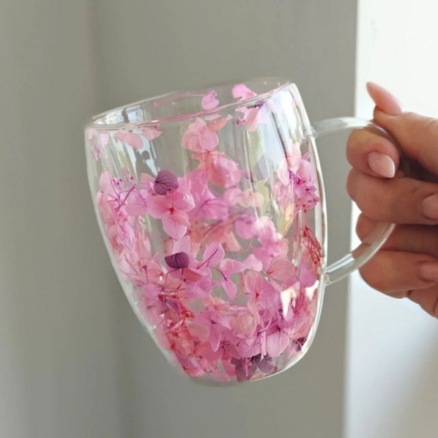 Termo kozarec s cvetjem v notranjosti – gipsofila in hortenzije, 300 ml