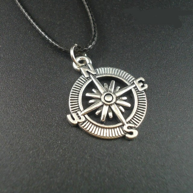 Verižica moška z obeskom,KOMPAS