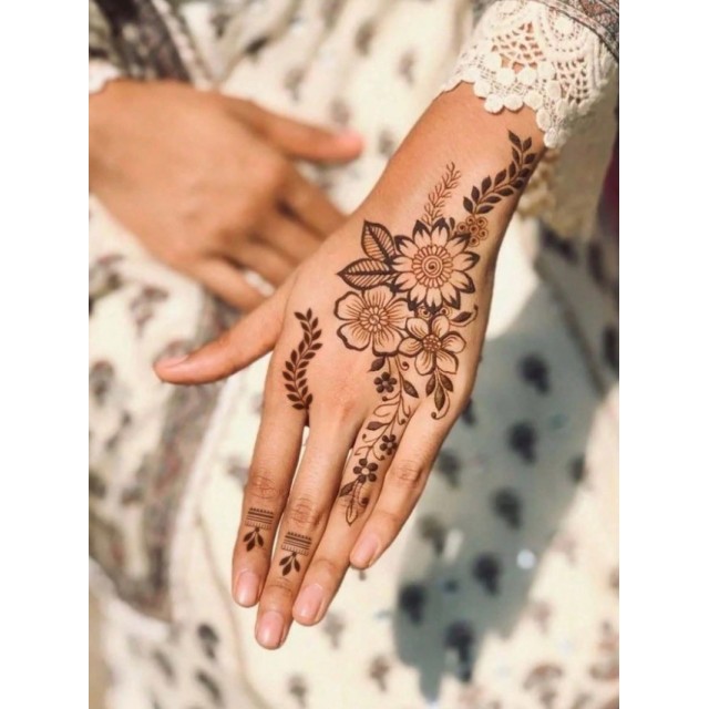 Začasna tatoo nalepka rjave barve z mandala potiskom
