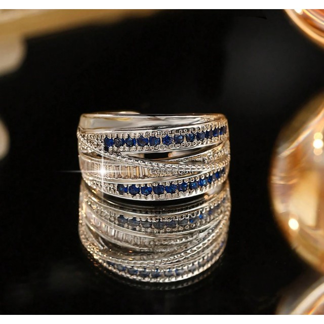 Moder večplastni prstan s cirkoni 