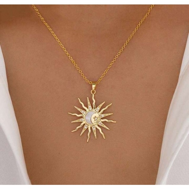 Elegantna ogrlica v zlati barvi sonce