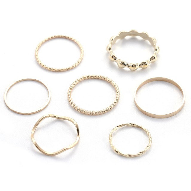 Komplet 7 prstanov v srebrni barvi 