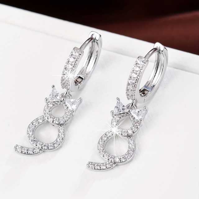 Uhani z bleščečimi cirkoni v obliki mucke