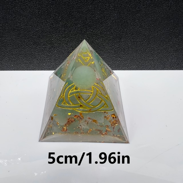 Orgonitna piramida z naravnim kamnom aventurina reiki