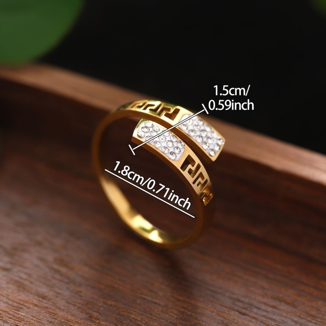 Elegantni prstan iz nerjavečega jekla v zlati barvi