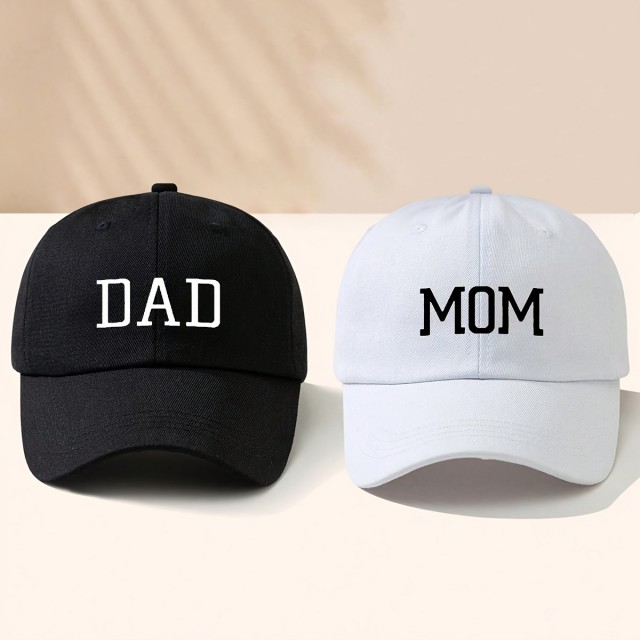 Komplet 2 šilt kap MOM DAD bele in črne barve