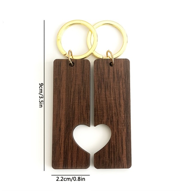 Komplet dveh lesenih personaliziranih obeskov za ključe