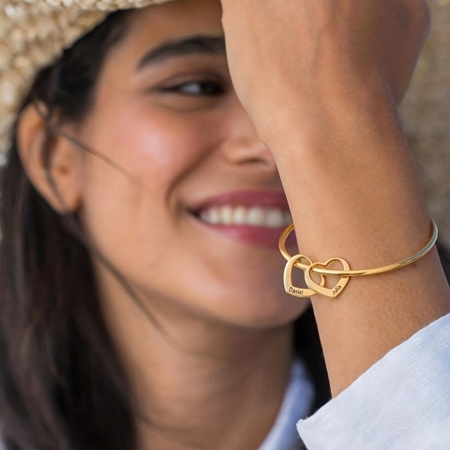 Personalizirana zapestnica s srci in gravurami po želji