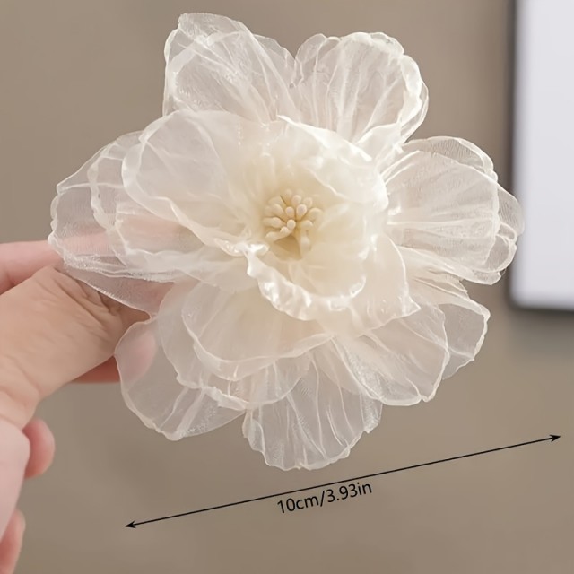 Komplet 2 belih cvetličnih sponkic za lase