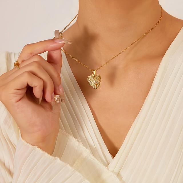 Personalizirana ogrlica z odpirajočim obeskom in gravuro po vaših željah