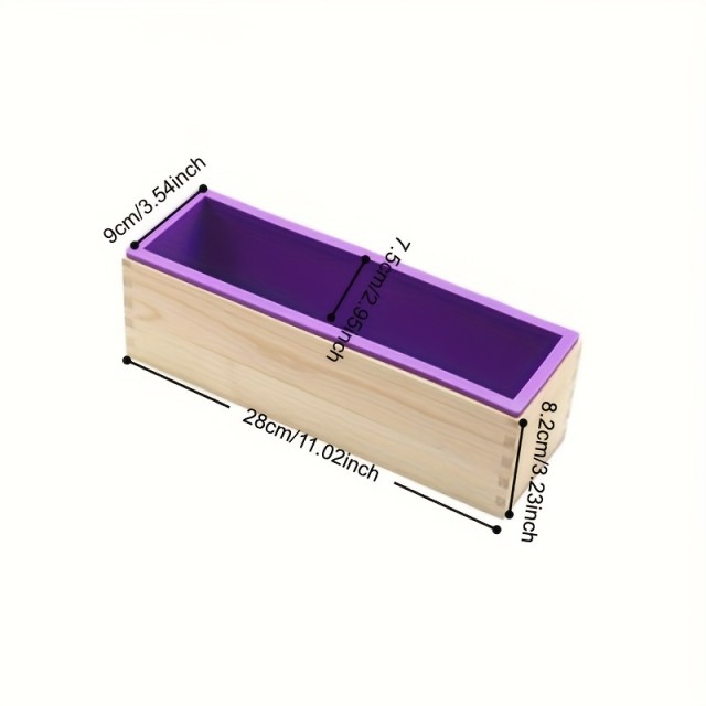 Leseni model s silikonskim vložkom za izdelavo mila in z orodjem za rezanje