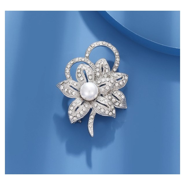 Elegantna broška srebrne barve s perlico