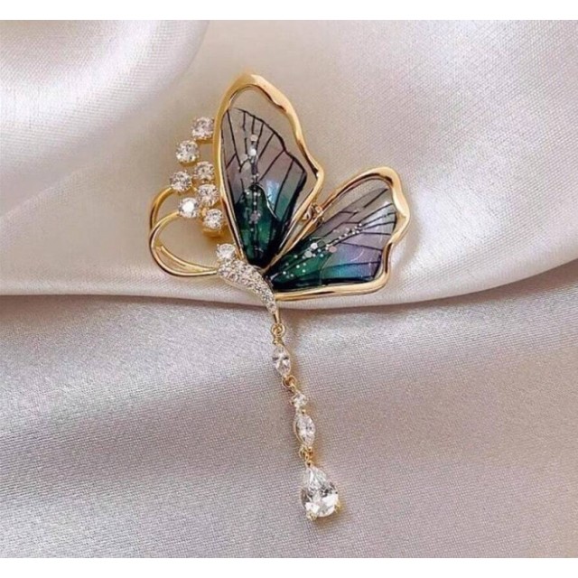 Elegantna broška v obliki metulja
