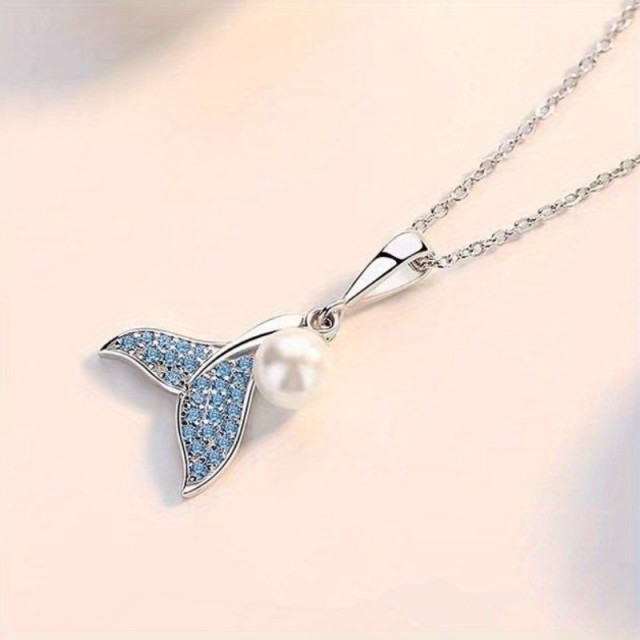 Elegantna ogrlica z obeskom morske deklice 