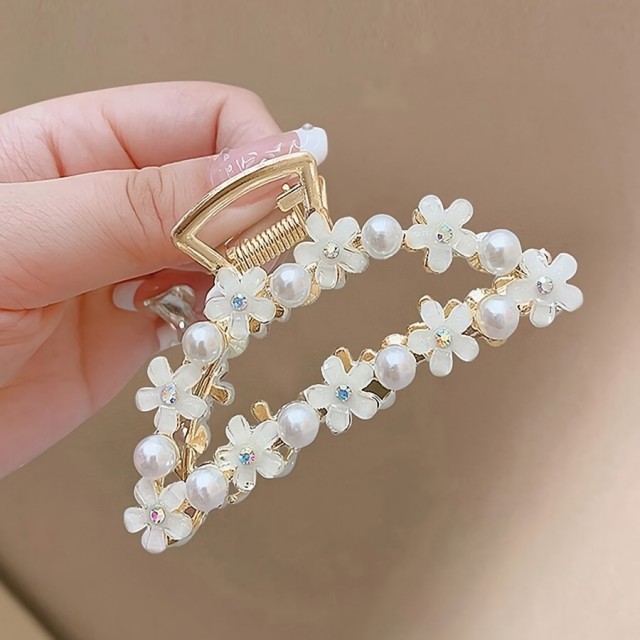 Elegantna okrasna lasna sponka z biseri in rožicami