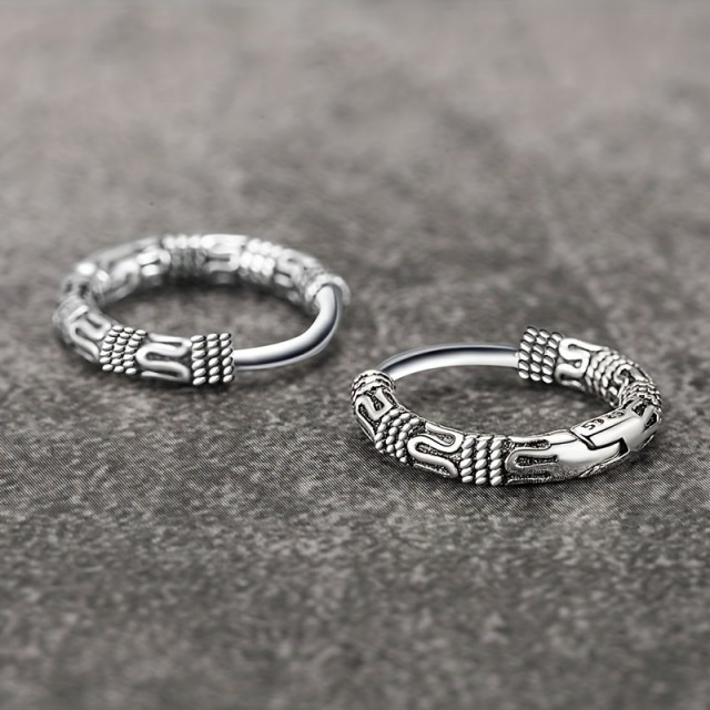 1 par moških medeninastih uhanov