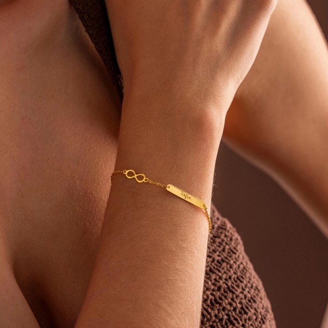 Personalizirana zapestnica z osebno gravuro in znakom neskončnosti