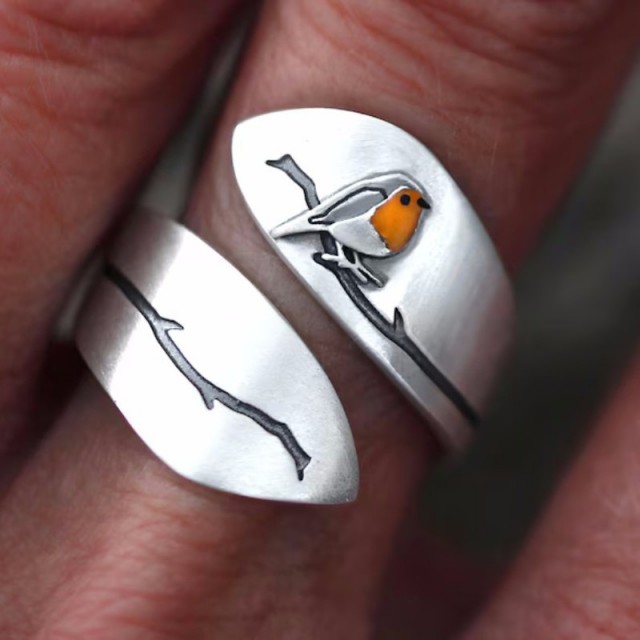 Prilagodljiv prstan s ptičko v vintage slogu 