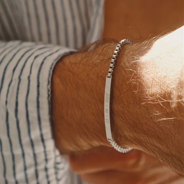 Personalizirana moška zapestnica z gravuro po želji