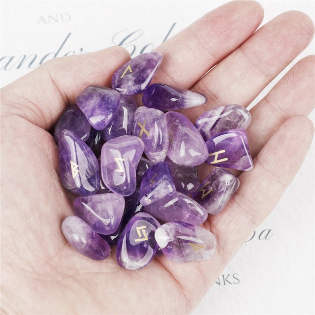 Rune ametist v kompletu s črnim mošnjičkom