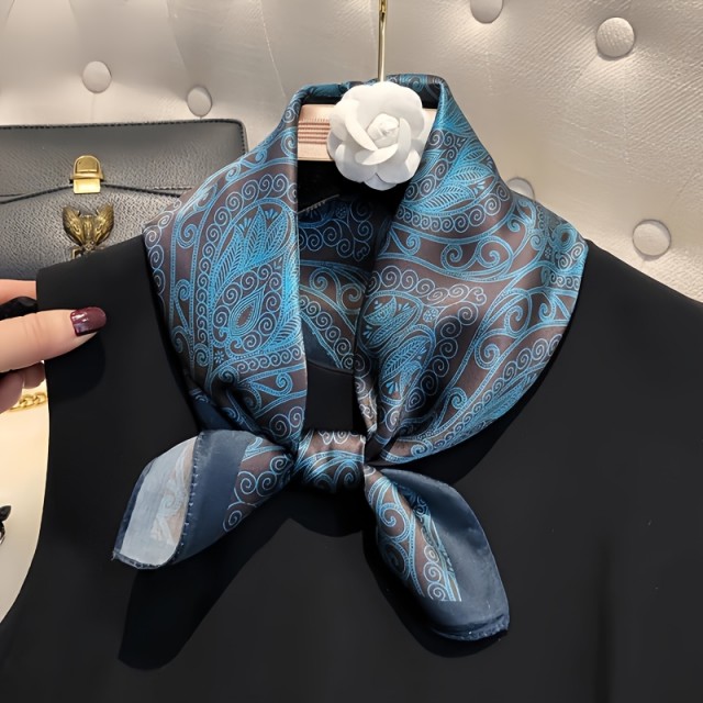 Elegantna ženska ruta z vintage dizajnom modre barve