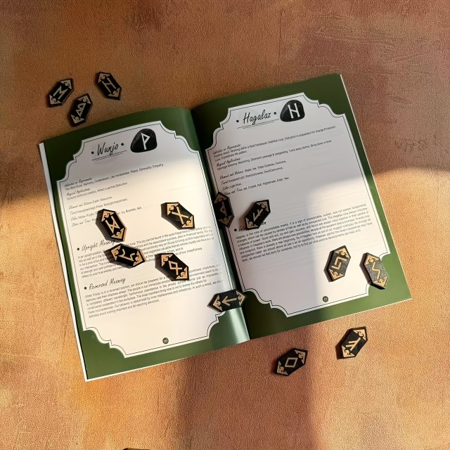 Komplet 24 run z navodili in črno darilno vrečko