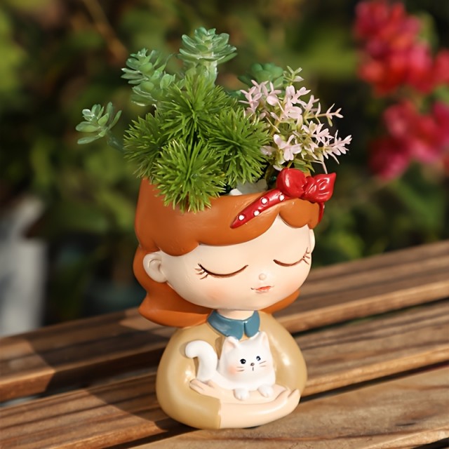 Cvetlični lonček VILA Z MUCKO V NAROČJU