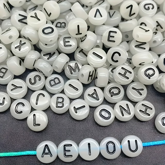Svetleče abecedne kroglice za nakit – svetijo v temi 120 kosov