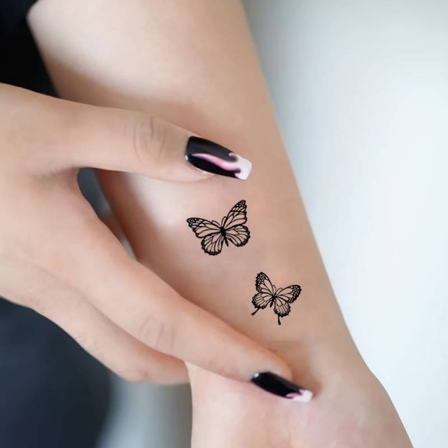 Komplet 30 vodoodpornih tattoo nalepk z metulji