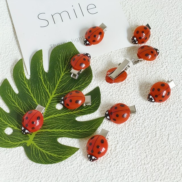 Komplet 20 mini sponkic za lase v obliki pikapolonic