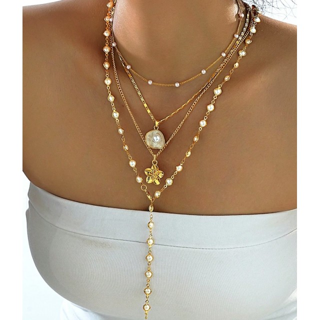 Eleganten komplet ogrlic v zlati barvi s školjko in rožico