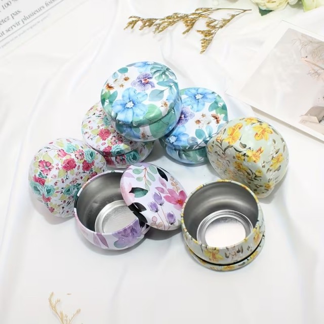 Komplet 12 aluminijastih posodic s pokrovom in cvetličnim motivom 65ml