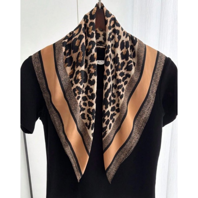 Prelepa elegantna rutka z leopardjim potiskom