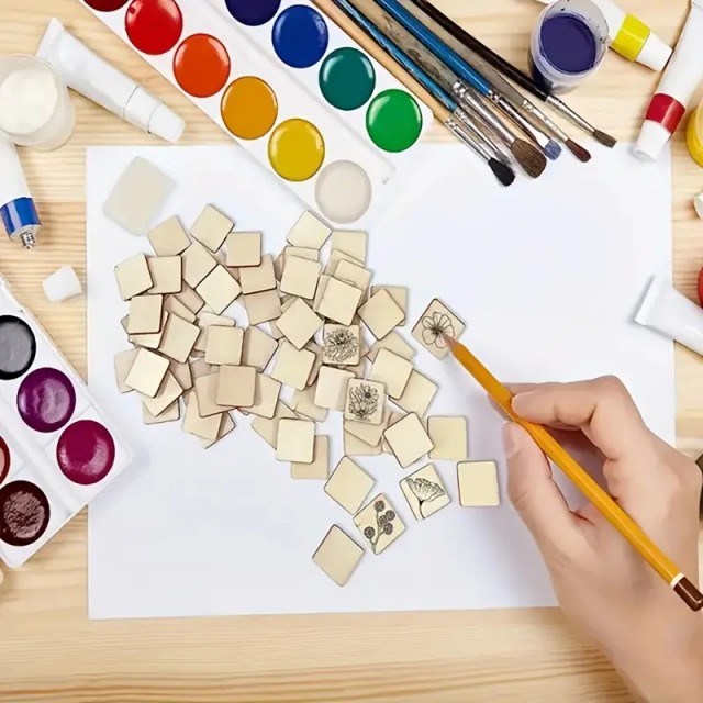 100 kosov lesenih kvadratnih ploščic velikosti 2 cm