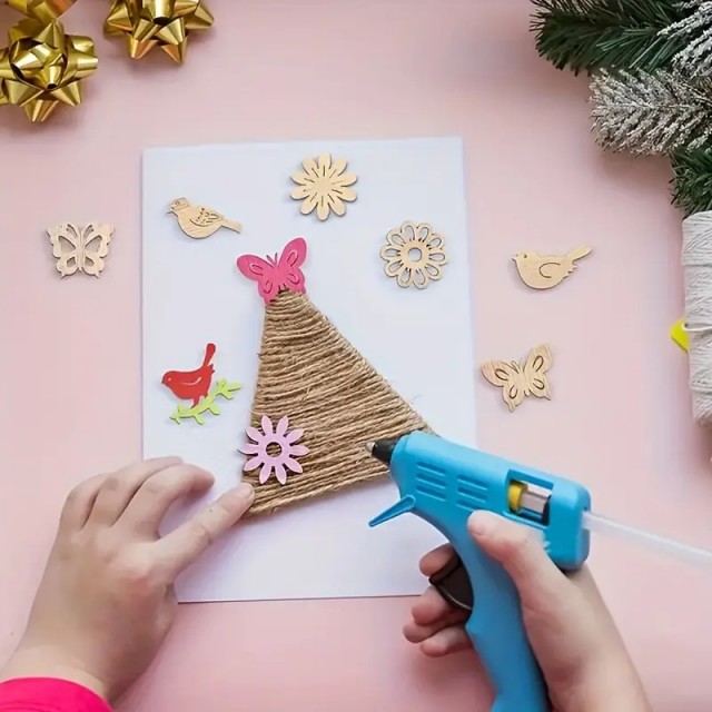 50 kosov izrezljanih lesenih okraskov za dekoracijo