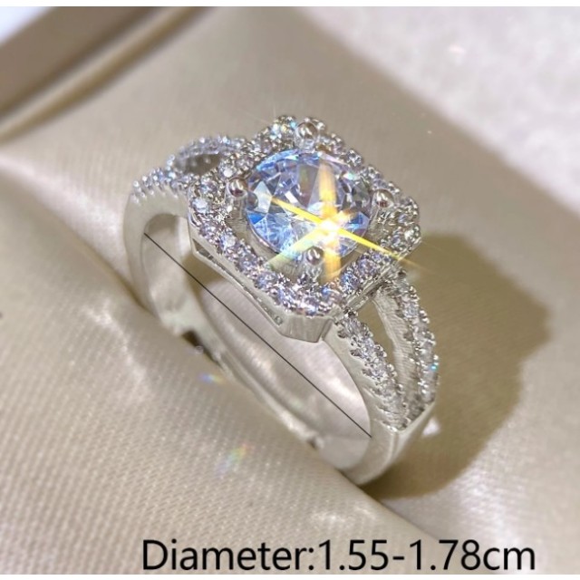 Nastavljiv prstan s cirkoni v elegantnem kvadratnem okvirju