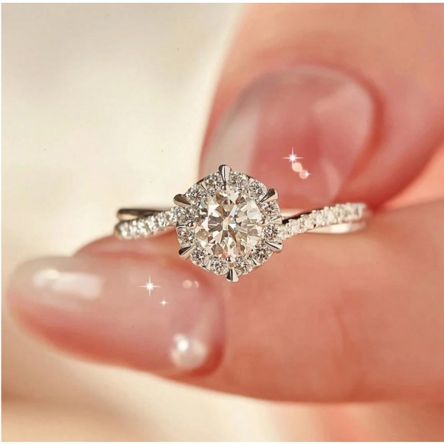 Odprt eleganten prstan s kubičnim cirkonom